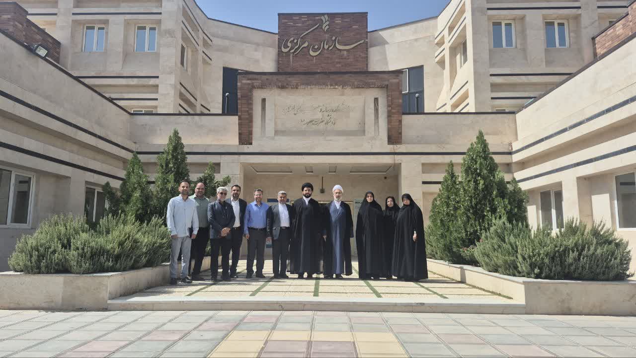 بازدید رئیس مرکز آزفا جامعه‌المصطفی از دانشگاه حضرت معصومه (س)